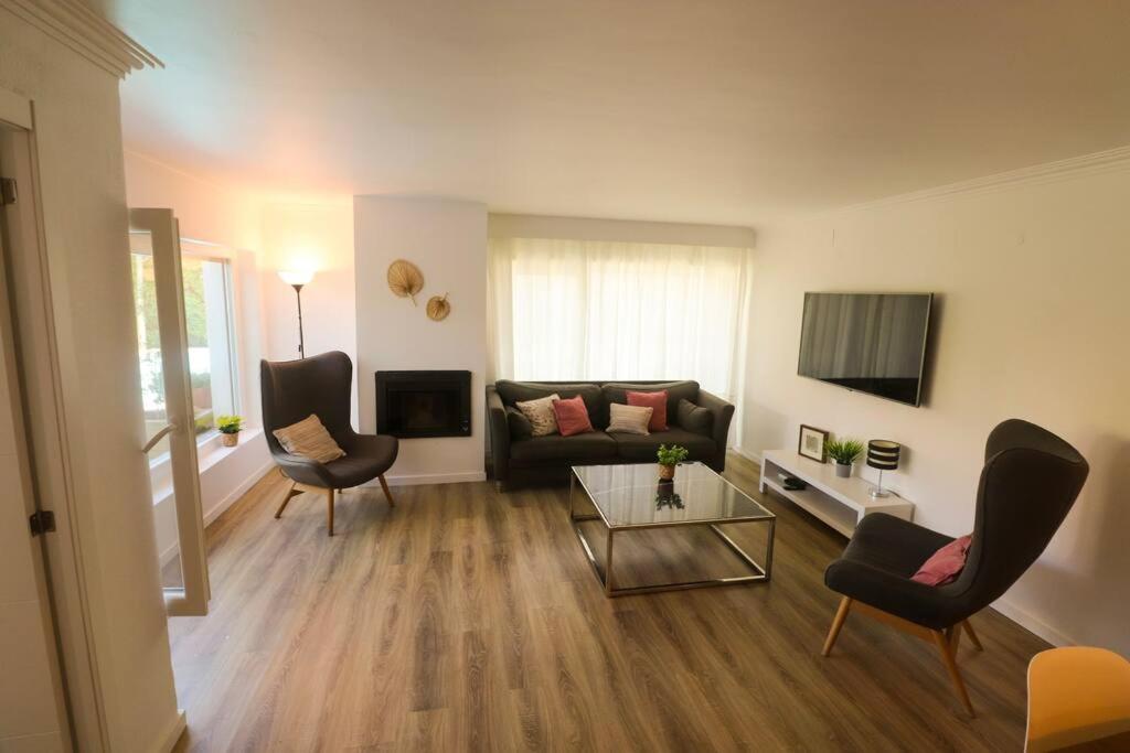 Cascais Getaway With A Shared Pool Apartman Kültér fotó